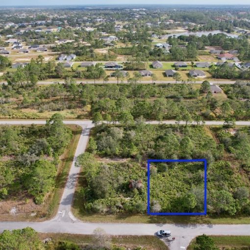 7125 Bernal Dr, Sebring, FL 33872